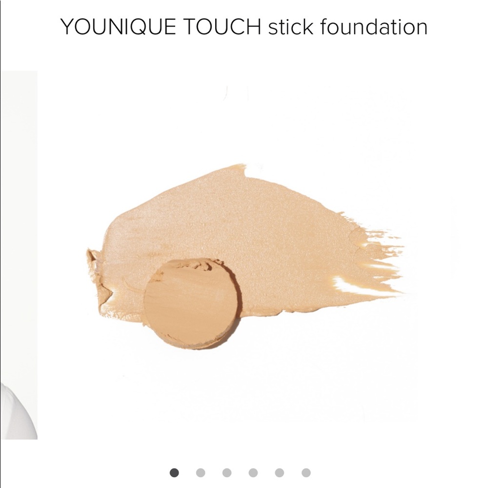 Foundation stick in the color Velour